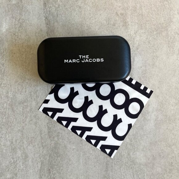 Marc Jacobs Sunglasses Case With Cleaning Cloth Black Hardcover Oversized NEW - Picture 16 of 16